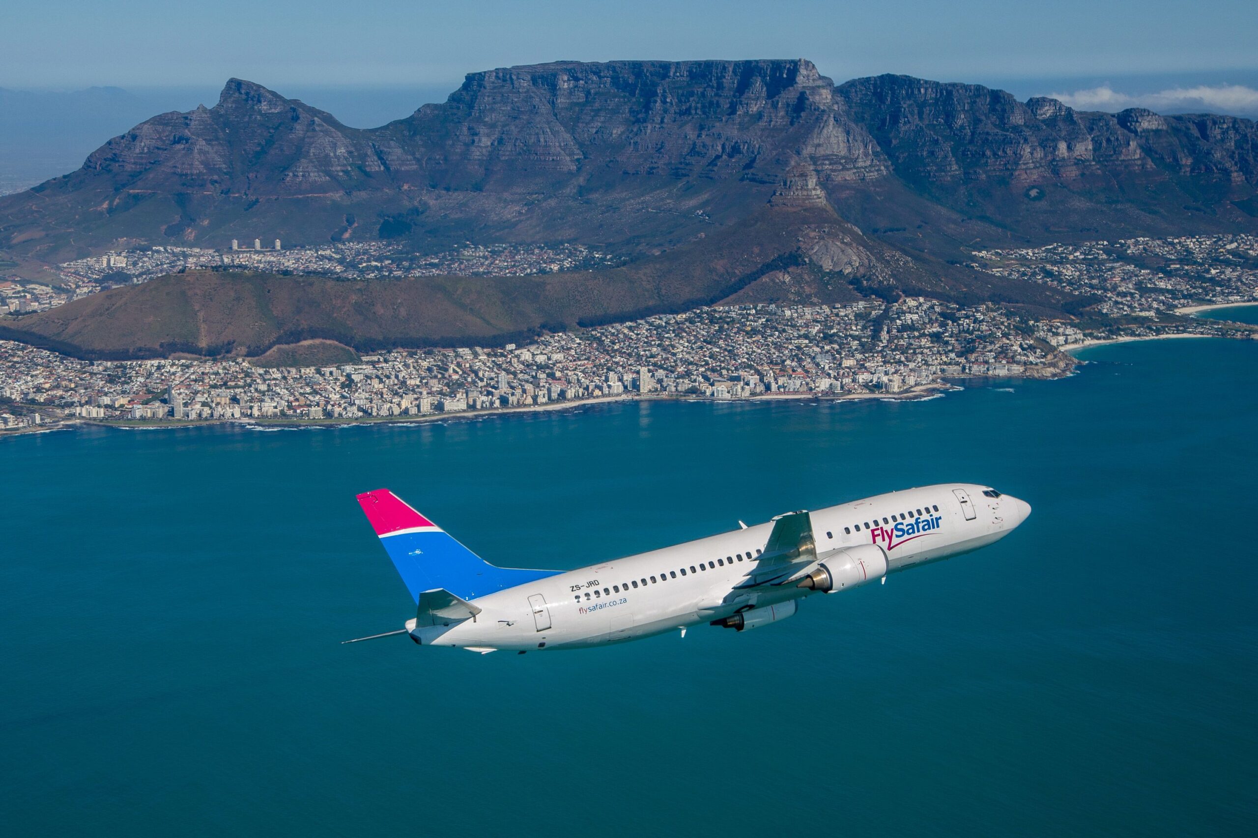 200629152212-02-flysafair